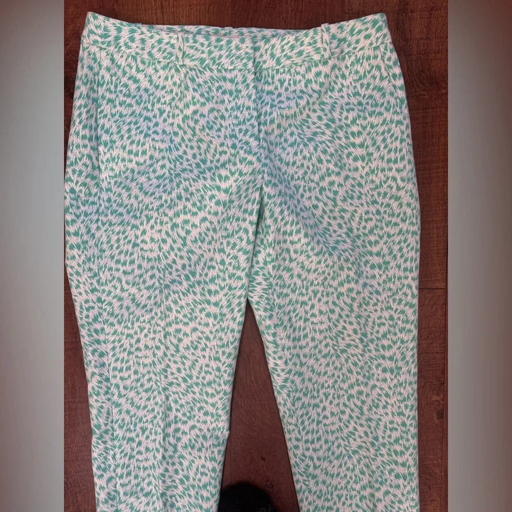 Michael Kors animal print skinny cropped woman’s pants Sz 8 P petite
